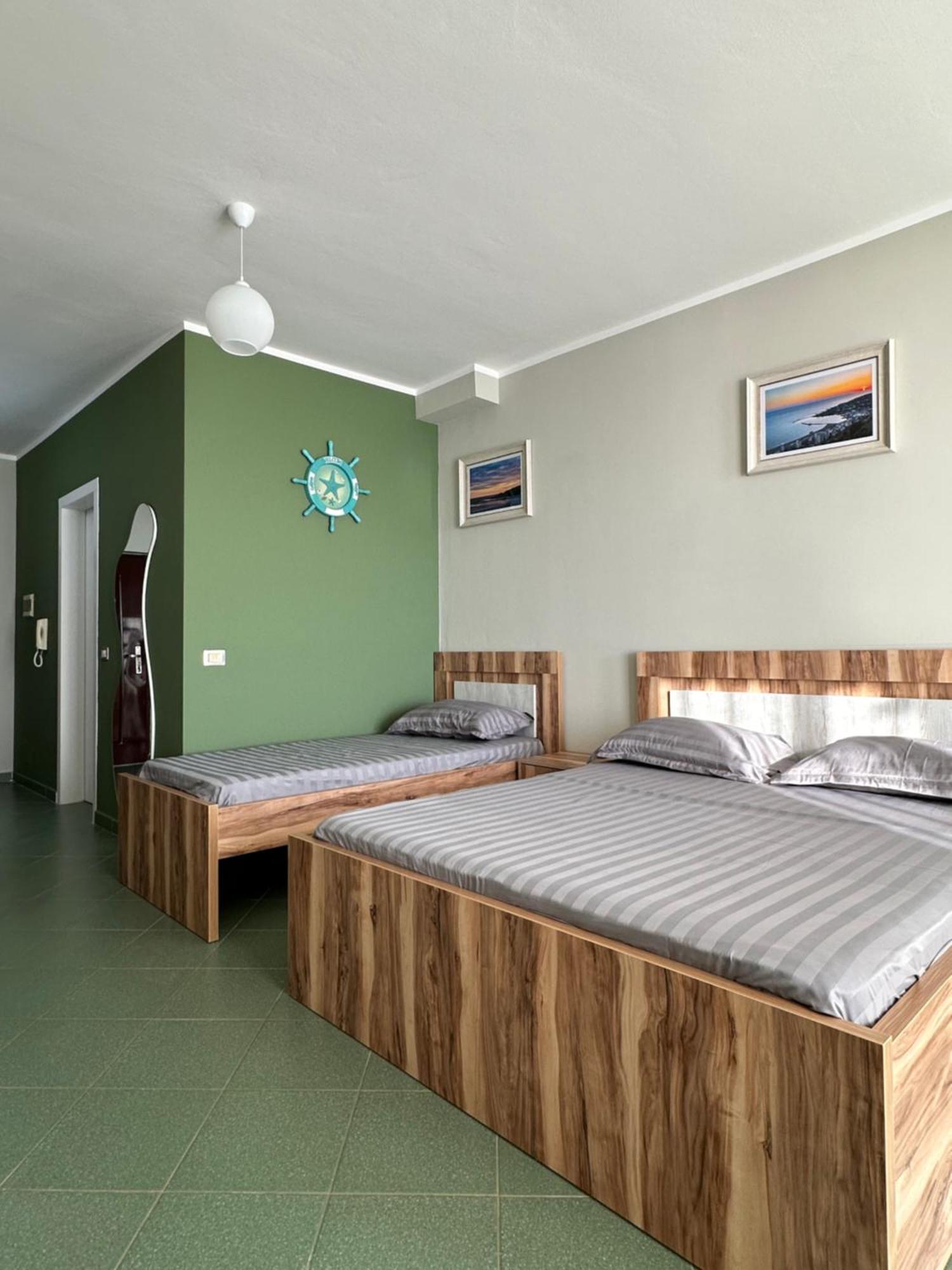 Eri Apartments 4 Shëngjin Eksteriør bilde